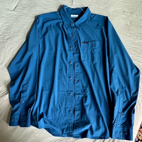 Columbia Casual Long Sleeve Solid Color (Blue) Shirt  -  Size LG - Picture 1 of 6